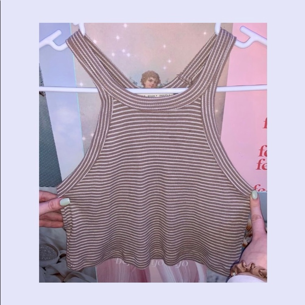 urban outfitters light brown crop top